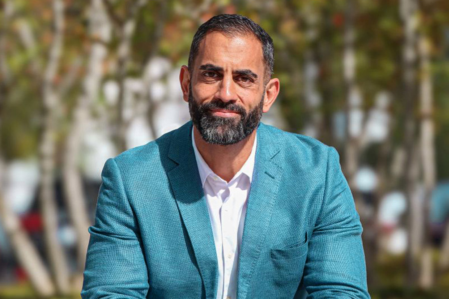 Profesjonell HR-samtale og rådgivning - Sam Sorodi i dialog med klient om konflikthåndtering og lederstøtte